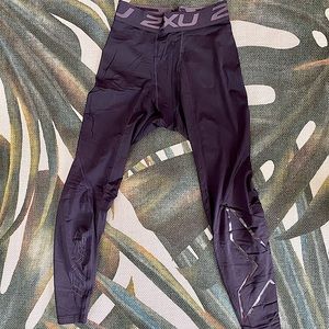 2XU Black on Black Compression pants